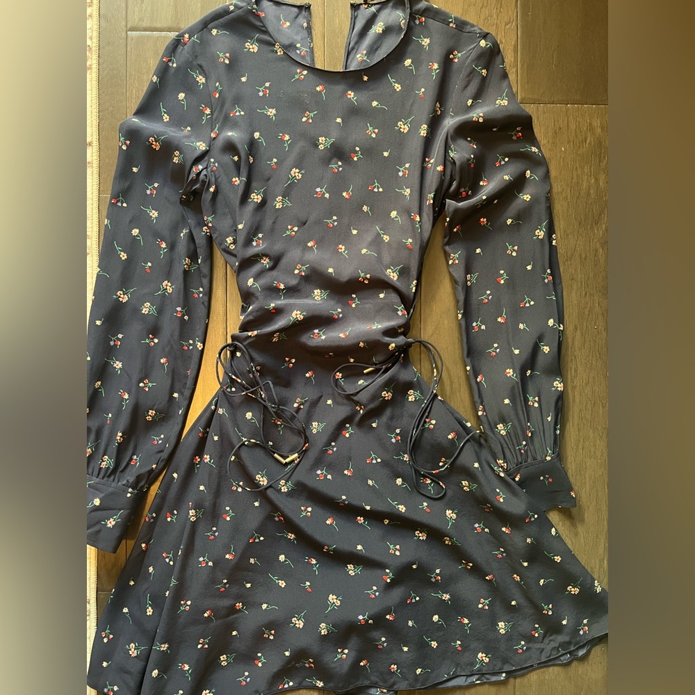 Theory Floral Print Lace-up Silk Dress
In Deep Navy Size 0 - Picture 9 of 12